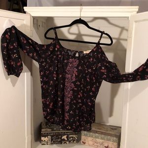 XL, Floral cold shoulder blouse